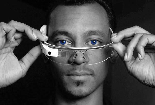 Darin Carter teste la version bêta des Google Glass